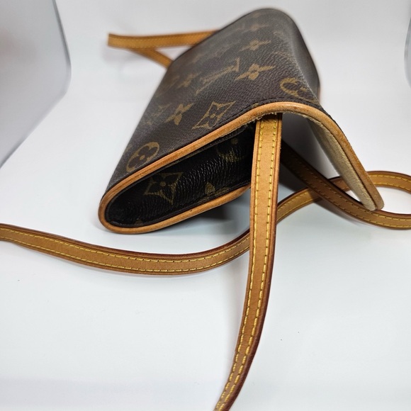Preloved Louis Vuitton Vintage Monogram Canvas Pochette Twin PM Shoulder Bag - Picture 6 of 12